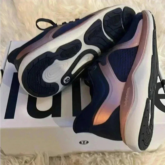 Lululemon Women’s Chargefeel Workout Low Sneakers size 5 - Picture 4 of 5